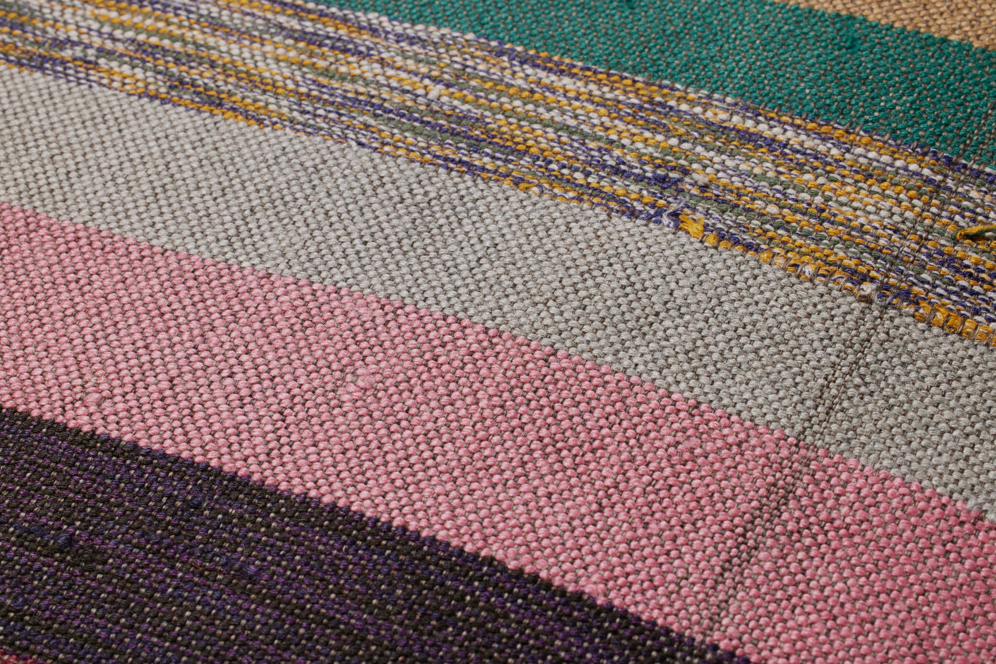 0459700106 - Image 2