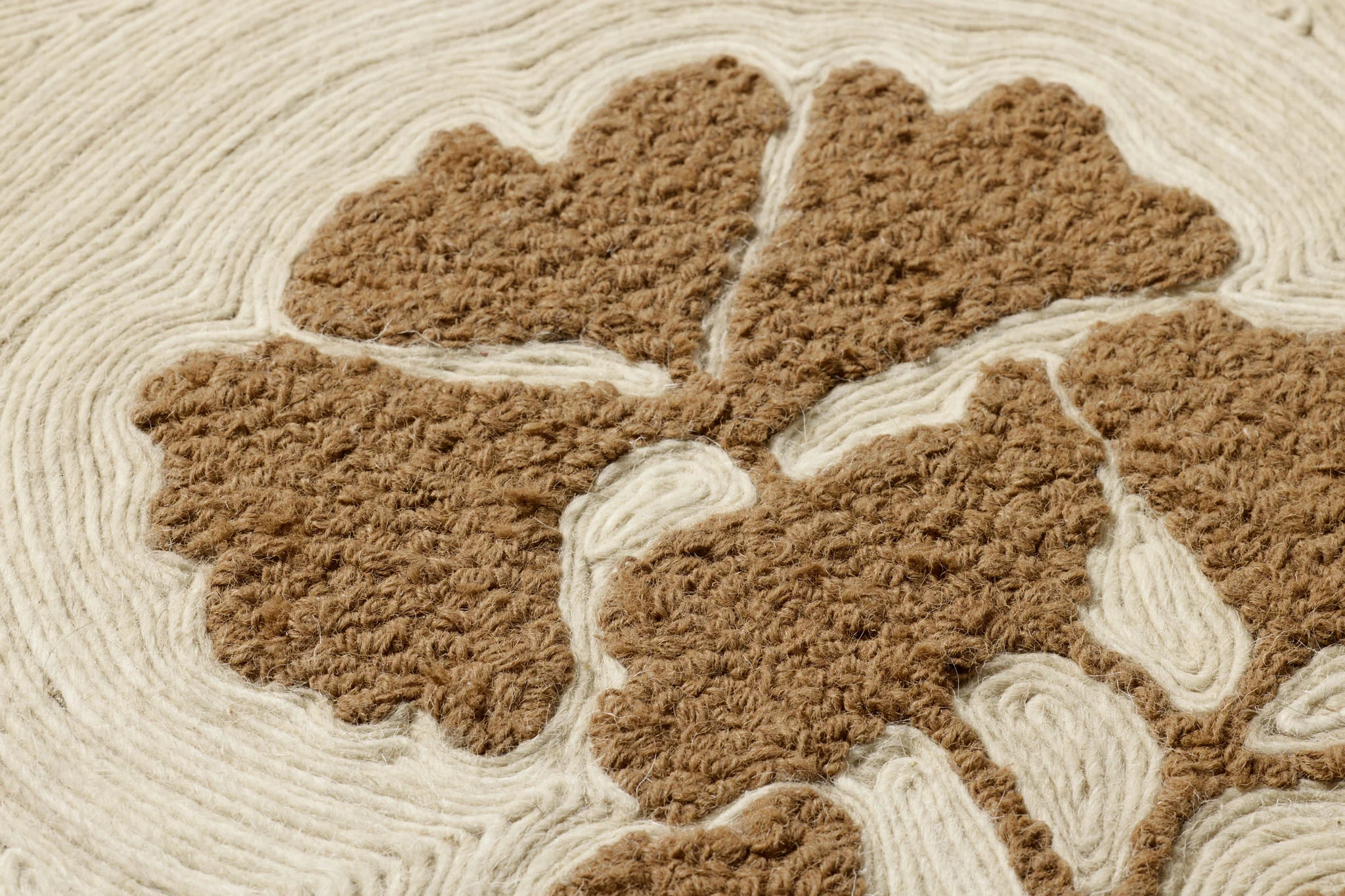 CLOVER & CLAY - Image 3